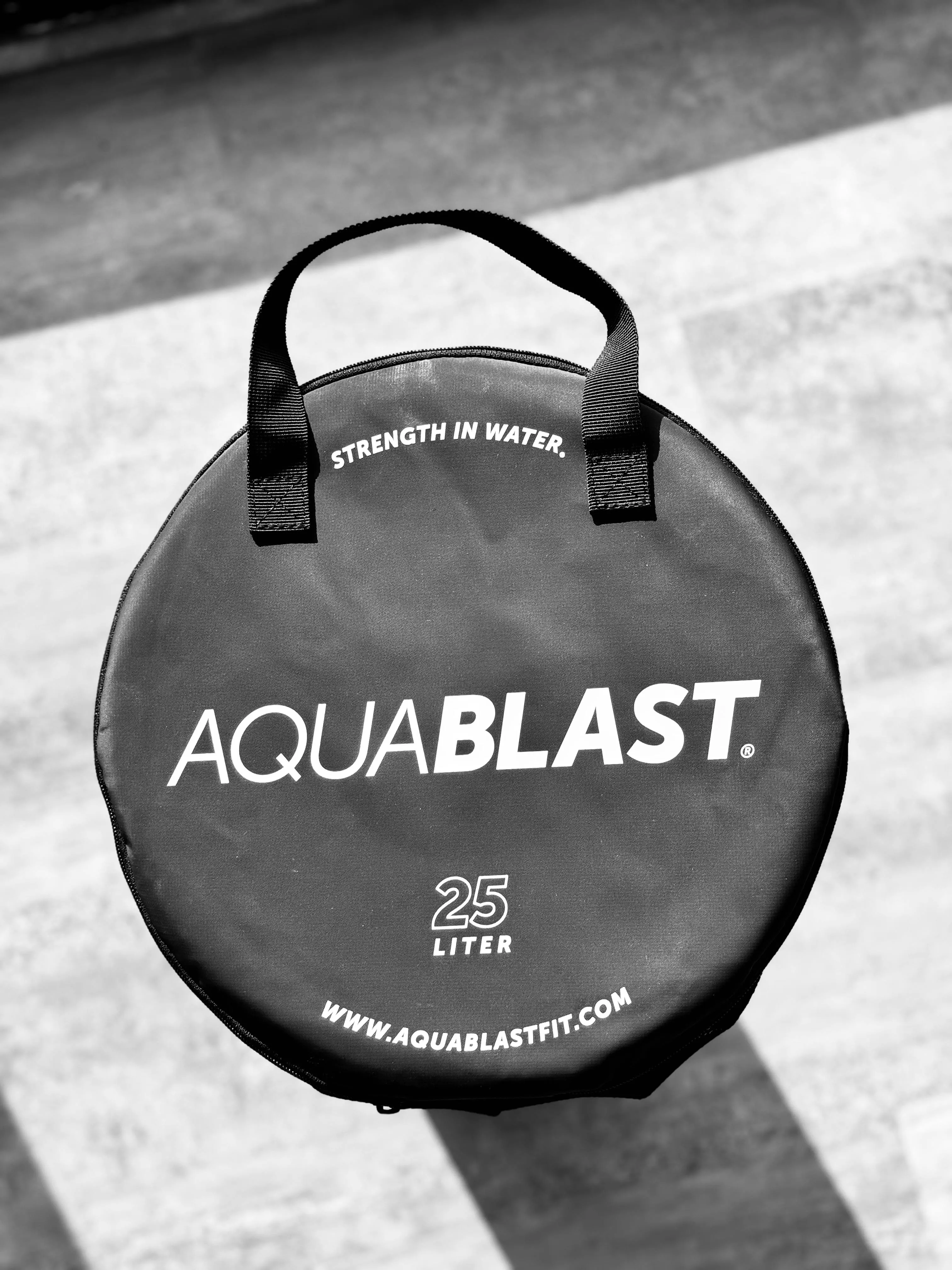 AquaBLAST 25 Liter - 2d Generation Pool Fitness Bag
