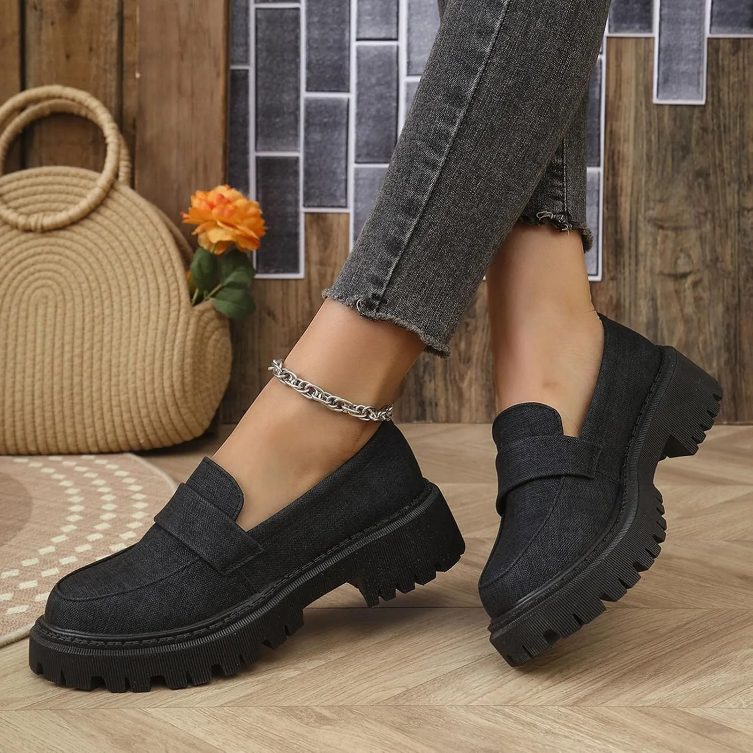 Chunky Loafers Women Wide Slip On Shoes Comfortable Platform Loafers Leather Lug Sole Loafers Casual Penny Loafers