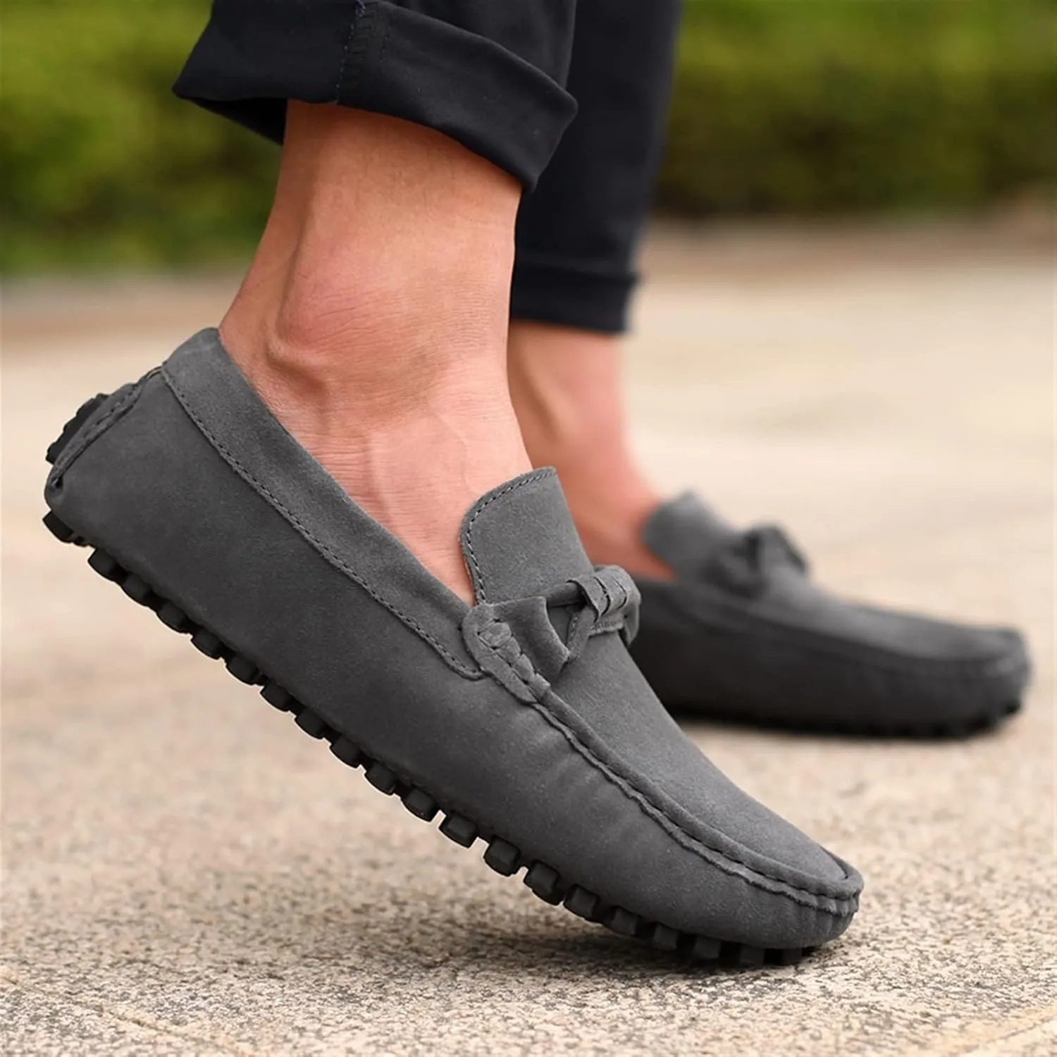 Mens Loafers Round Toe Driving Loafers Suede Vamp Comfortable Flat Heel Flexible Fashion Prom Slip-ons